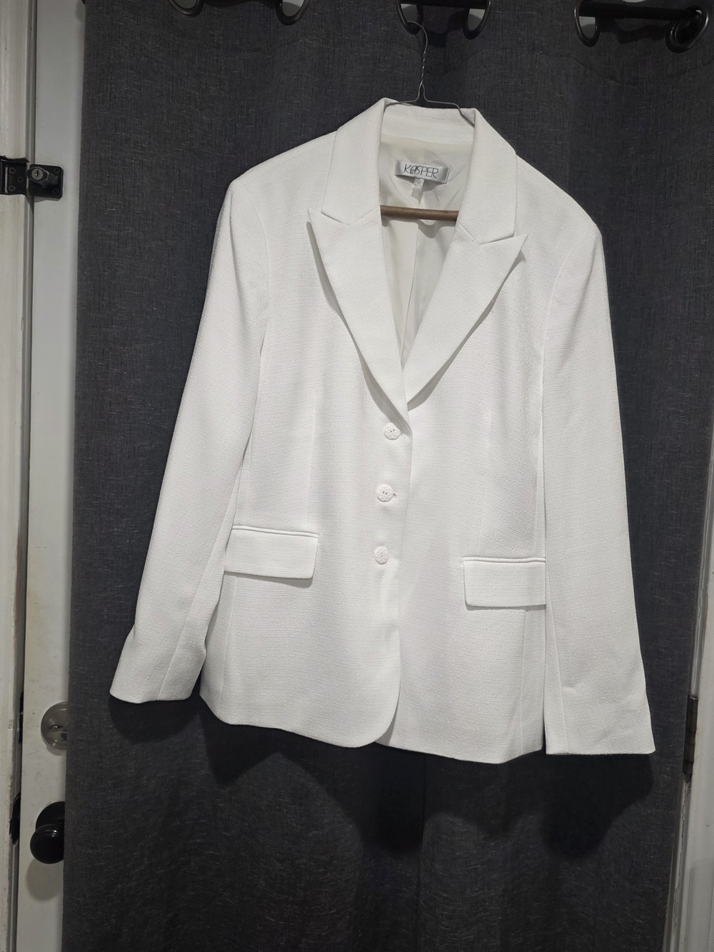 Kasper White Notch-Lapel Single-Breasted Blazer